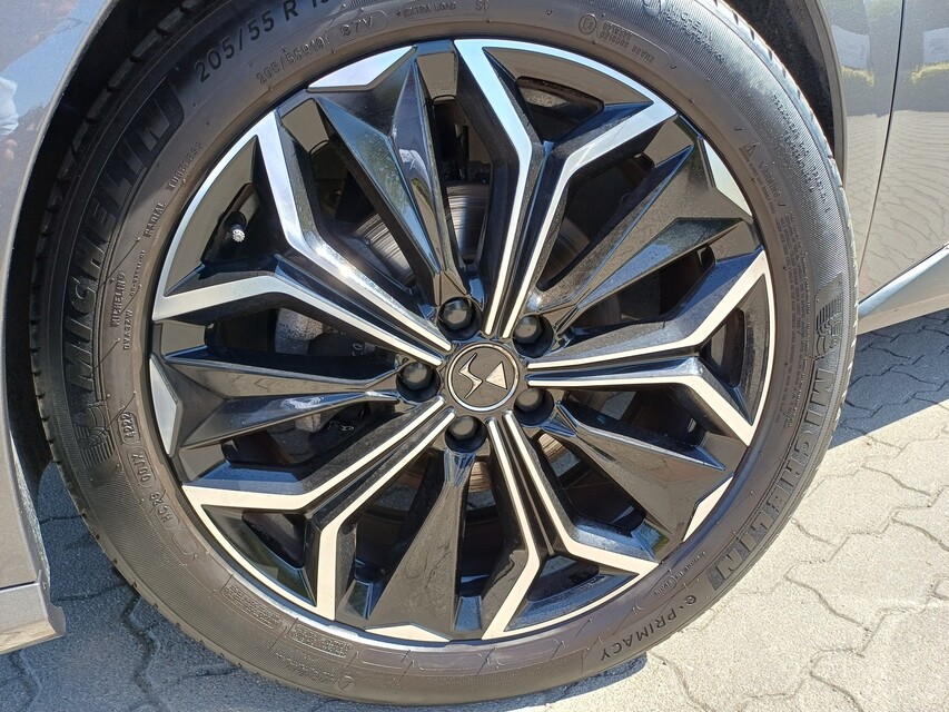 DS Automobiles DS 4