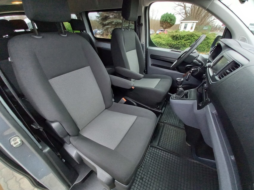 Peugeot Traveller