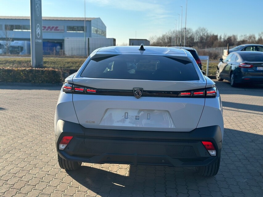 Peugeot 408