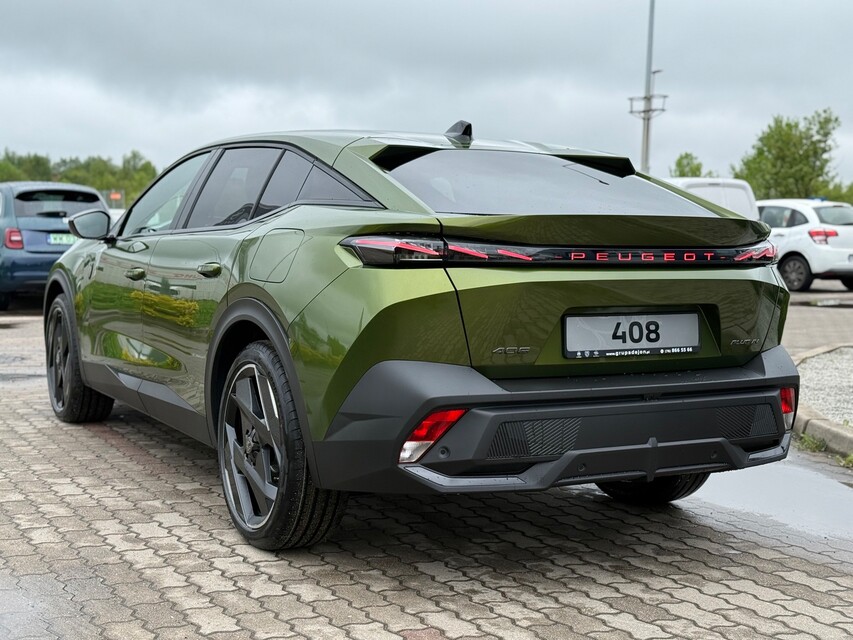 Peugeot 408