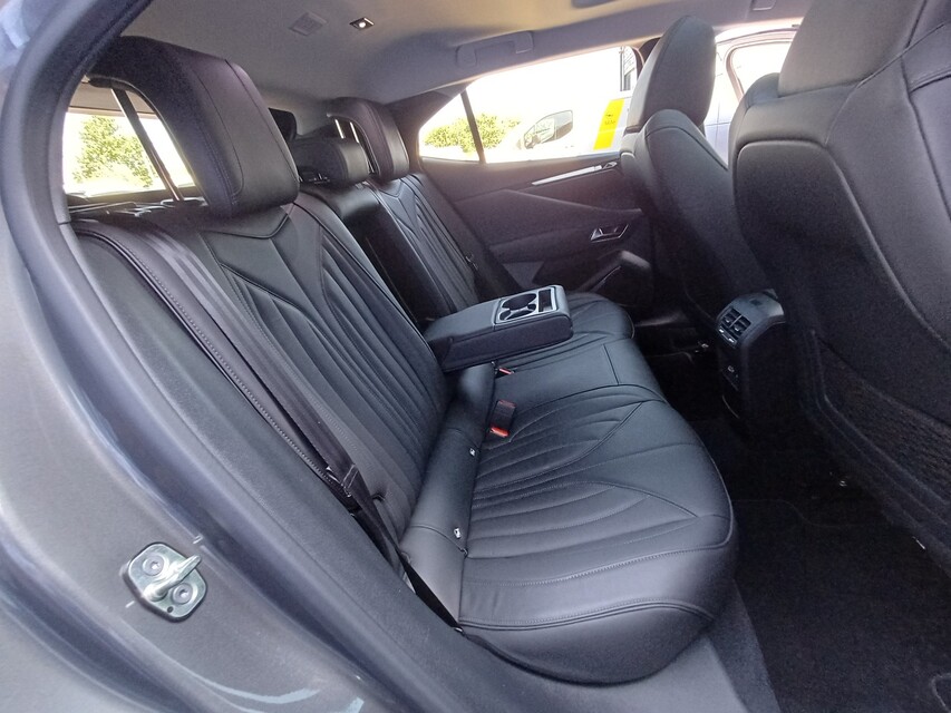DS Automobiles DS 4