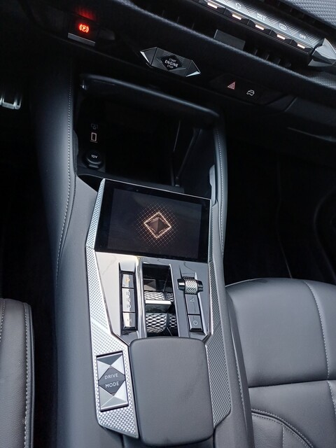 DS Automobiles DS 4