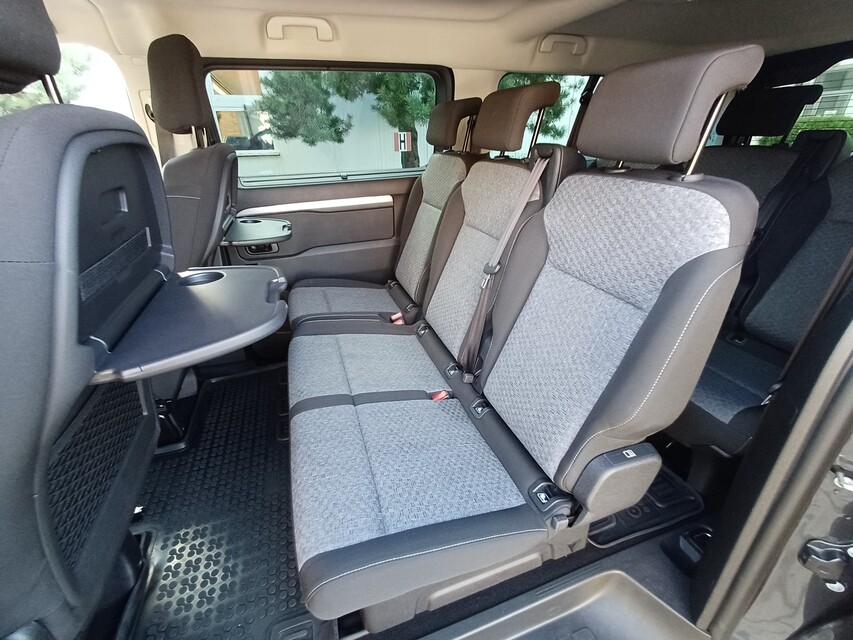 Peugeot Traveller