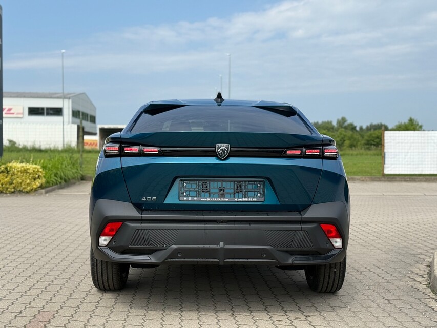 Peugeot 408