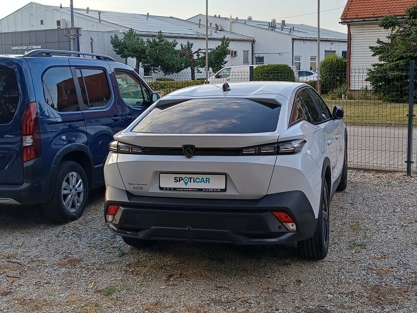 Peugeot 408