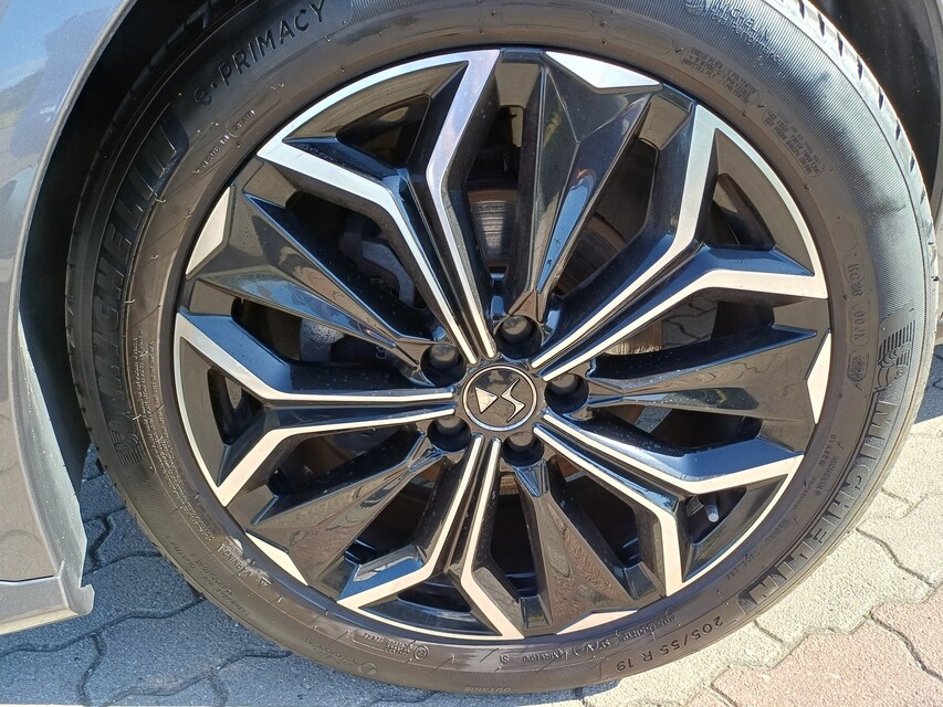 DS Automobiles DS 4