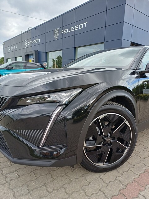 Peugeot 408