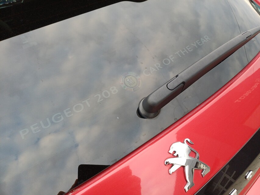 Peugeot 208